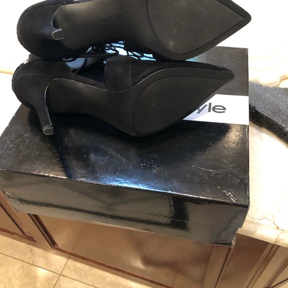 New suede Nine West booties - Picture 5 of 5